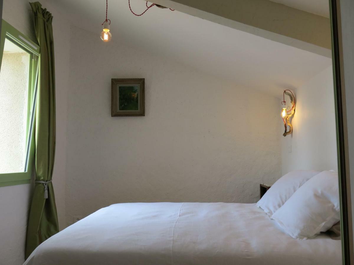 La Buissonniere Bed & Breakfast Oppede Exterior photo